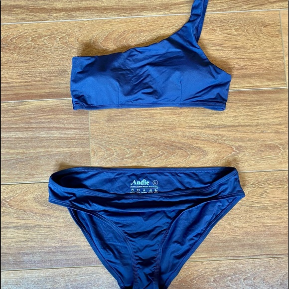 Andie Navy One-Shoulder Bikini Size M/L - Picture 3 of 6